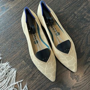 Rothy’s gold safari points, gently used condition, size 10